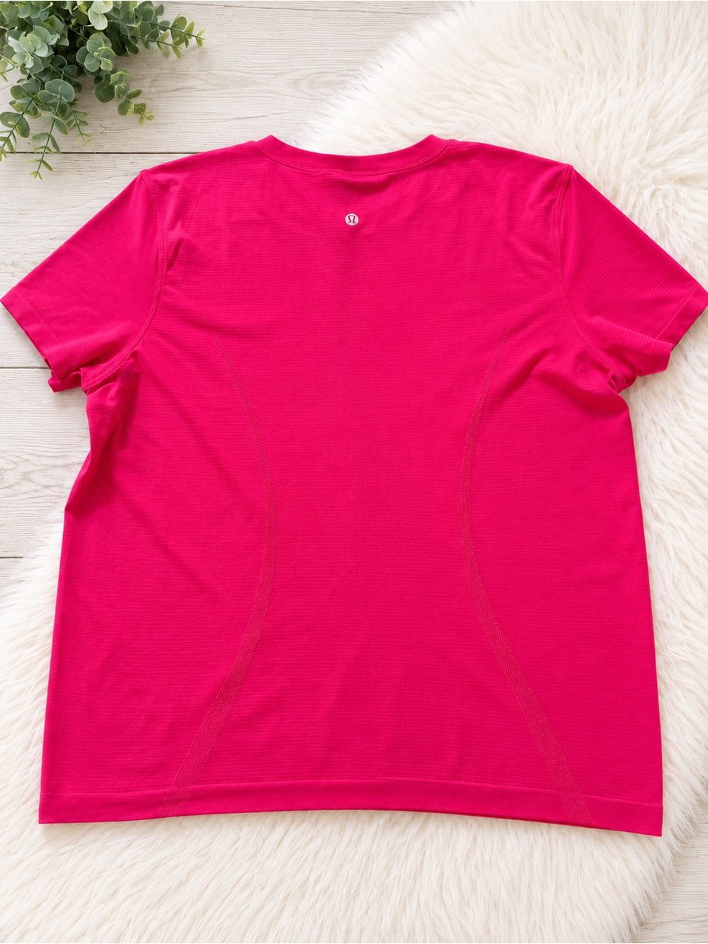 Lululemon Swiftly Relaxed Short Sleeve NWT | Mulberry Spark | Size 8